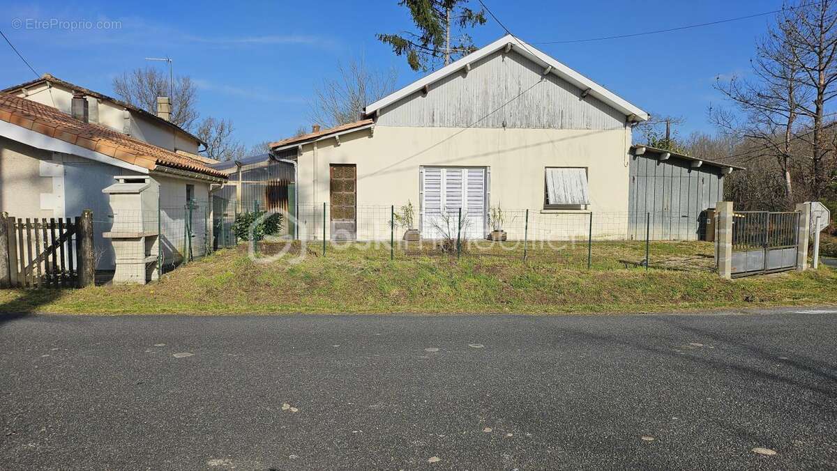 Maison à LAGORCE