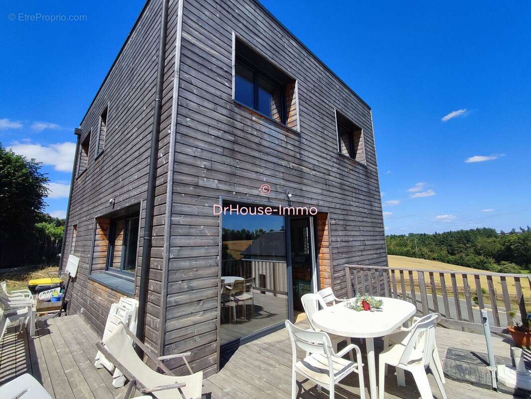 Maison à LAIZE-LA-VILLE