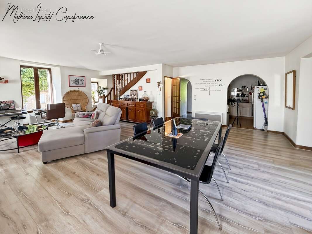 A vendre Maison en pierre de caractère de 240 m², pigeonnier, ancien séchoir à tabac et terrain clos de 2 065 m² – Lalinde 24150 - photo 23