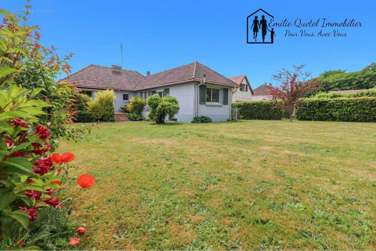 Maison à LA SAUSSAYE