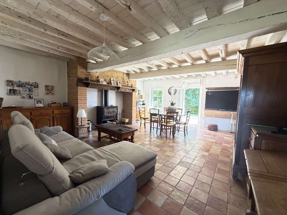Propriété de 13 000 M2 avec maison de 200 M2 chai de 70 M2 et garage de 80 M2 - photo 8