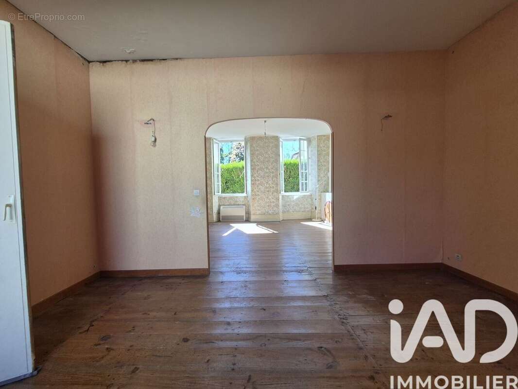 Maison 188 m² à Ozillac  - photo 6