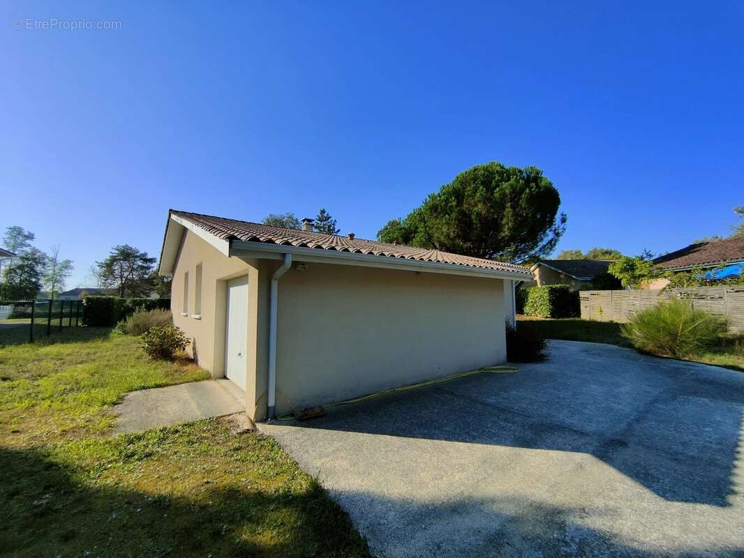 Maison à SAINT-MICHEL-DE-RIEUFRET