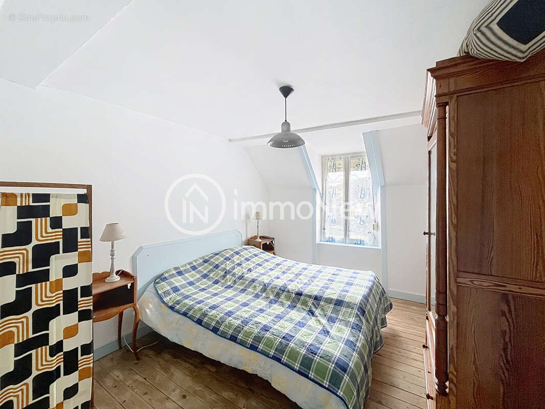 Une maison de famille en pierres à CAROLLES PLAGE - photo 11