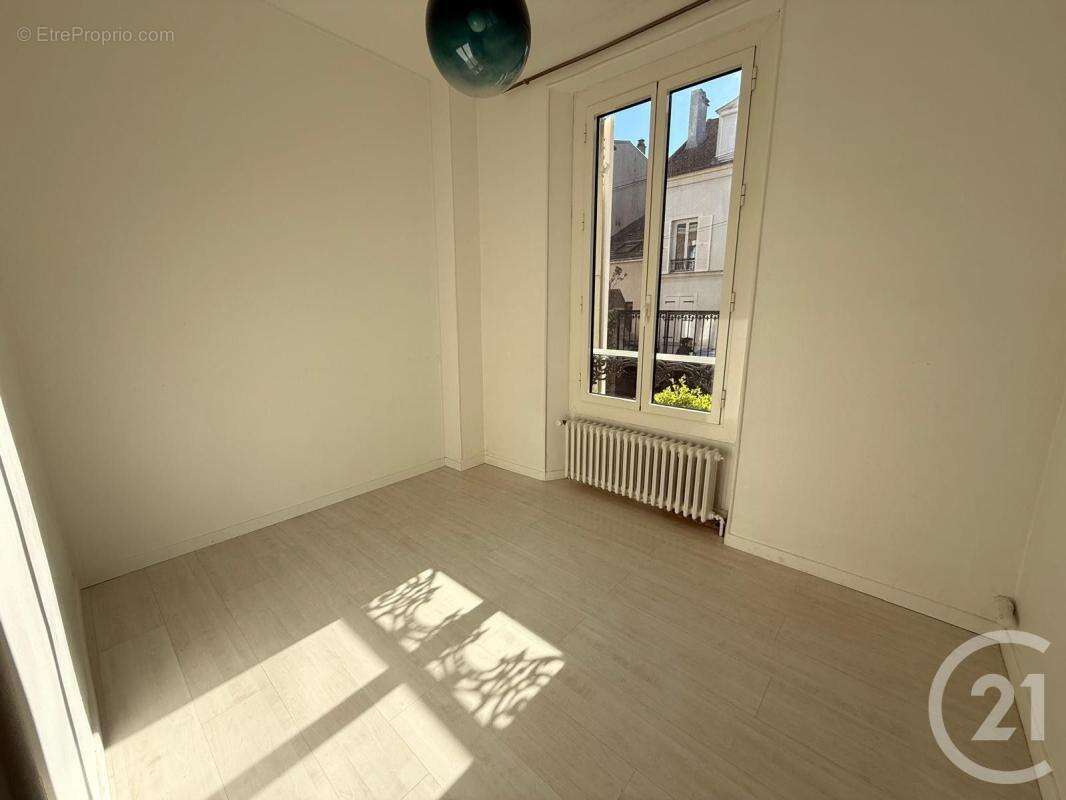 Appartement à FONTENAY-SOUS-BOIS