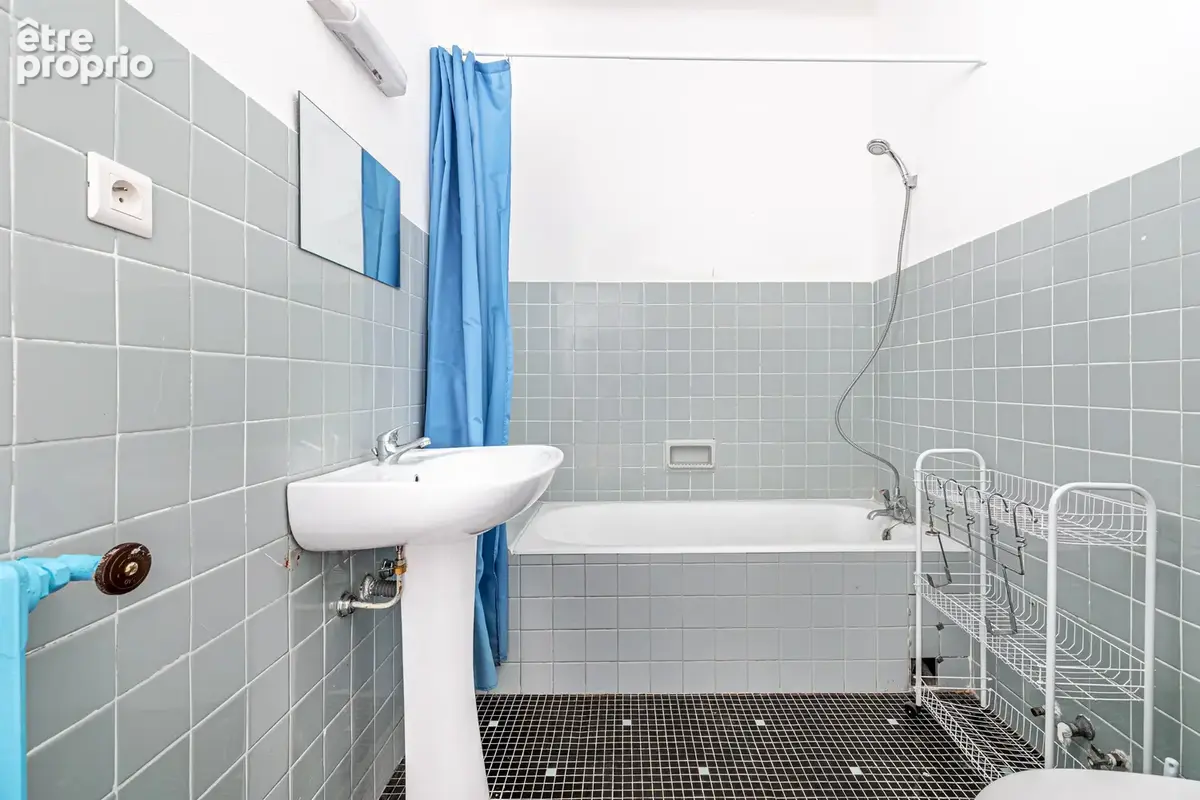 NICE OUEST / BD DE MAGNAN - Appartement de type F1 de 33 m2 avec terrasse de 10 m2, une cave incluse, proximité mer, commerces e - photo 8