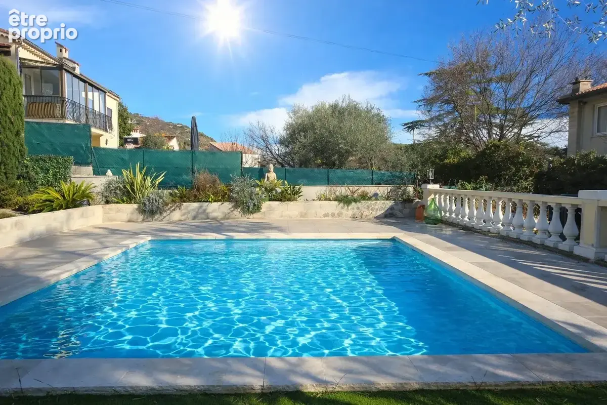 Photo Maison à Chateauneuf-Villevieille au prix de 429 000€