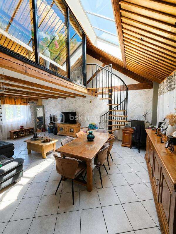  Arreux Rare sur le secteur, confort, luminosité et tranquillité pour cette maison - photo 3