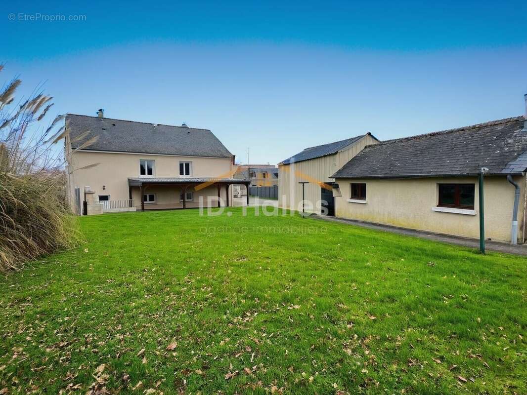 Maison à RENAZE