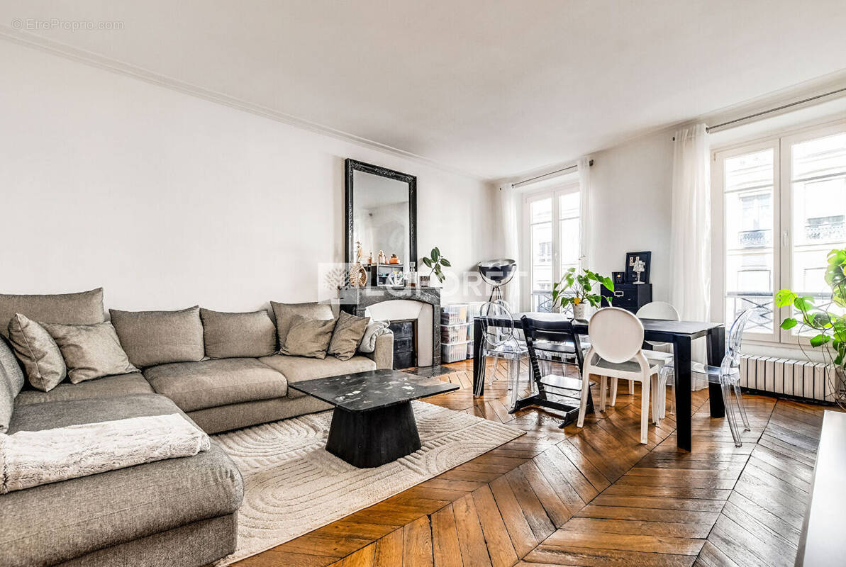 Appartement à PARIS-10E