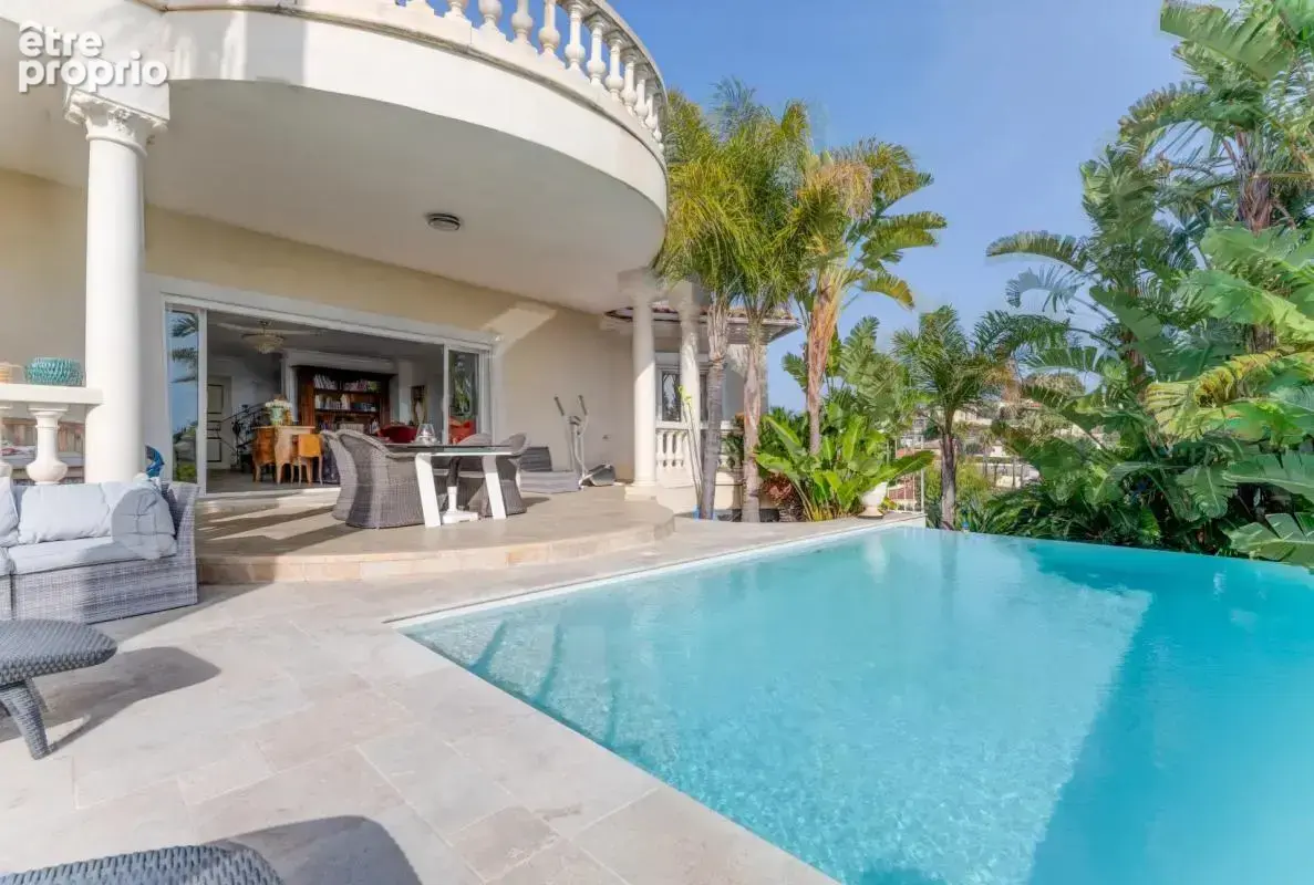 Nice Ouest – Villa d’exception de 303 m² avec vue mer panoramique, piscine à débordement et terrain de 3 000 m² - photo 3