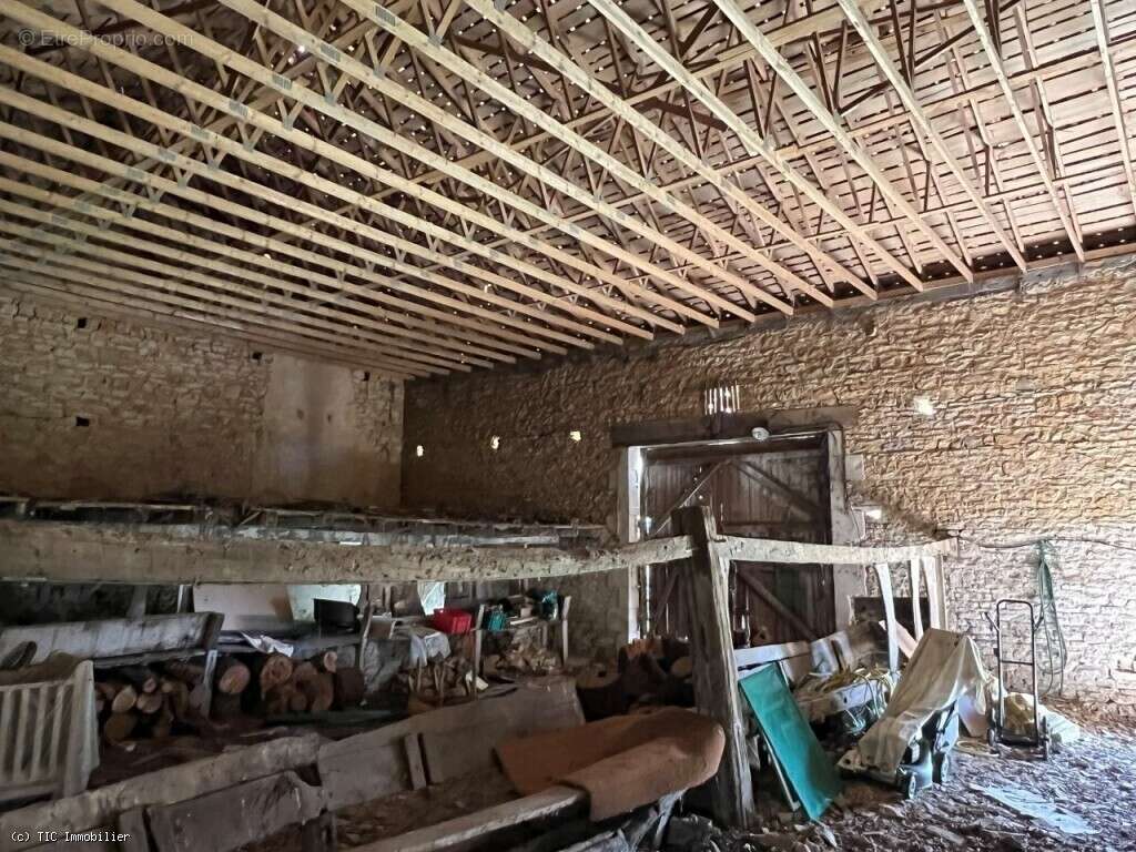 Maison à CHAMPAGNE-MOUTON