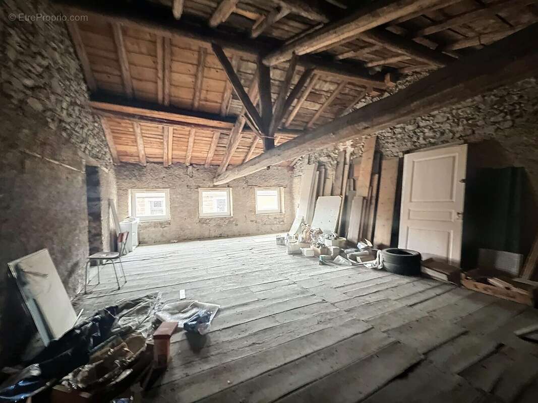 Appartement à VIOLAY