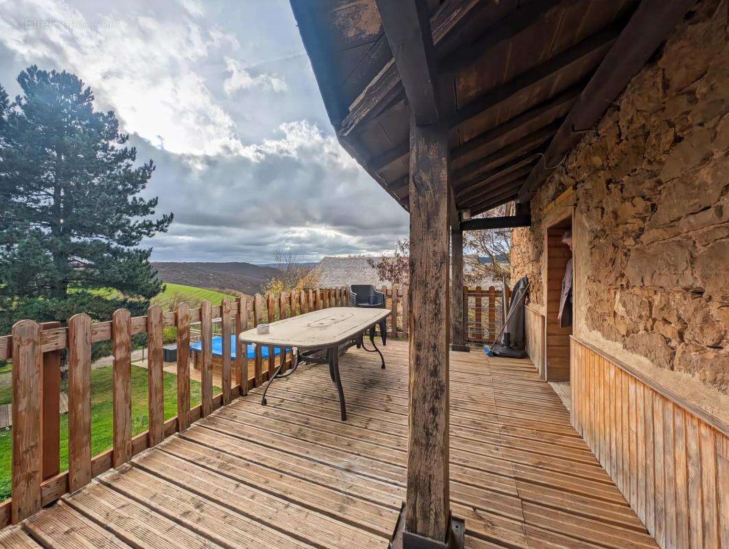 Maison à SAINT-BEAUZELY