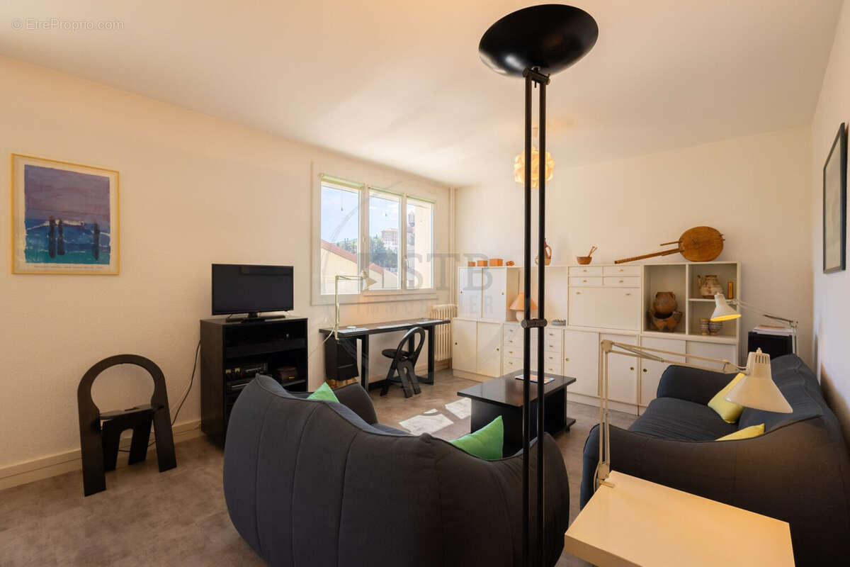 Appartement à PRIVAS