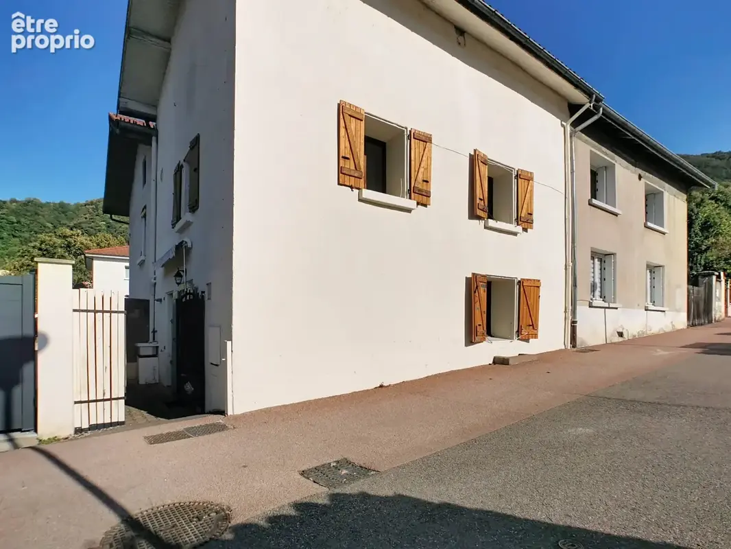POISAT - Maison de village T4 de 95m2 - photo 1