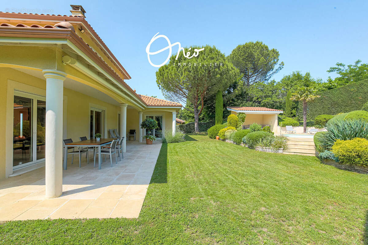 Maison à SAINT-PIERRE-DE-CHANDIEU