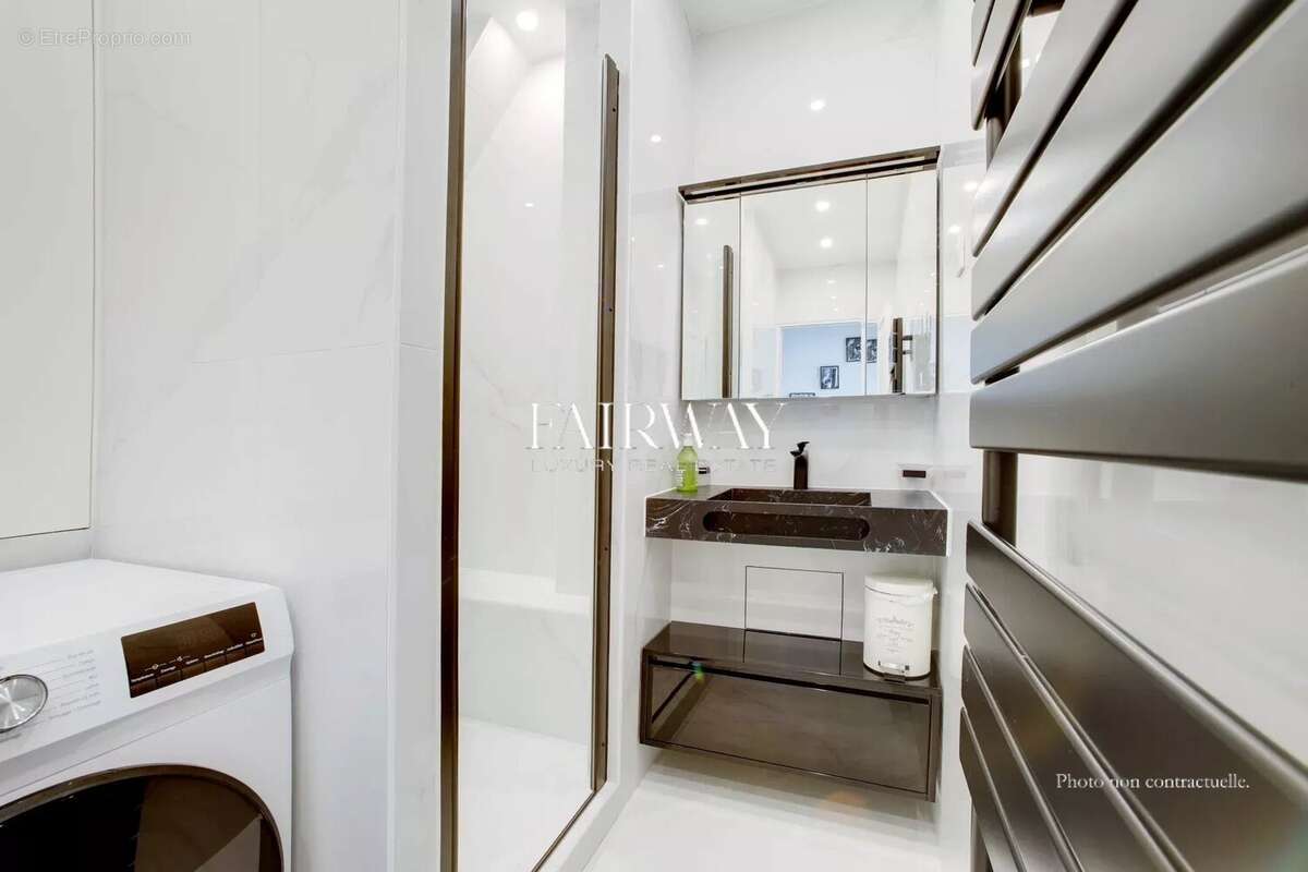 Appartement à PARIS-8E