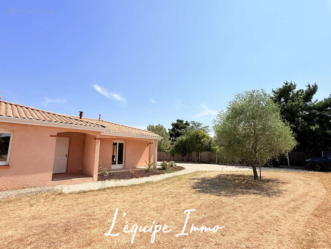 Maison T4 de 116 m2- Maison duplex T2- 2 garages- Piscine- Terrain de 1980 m2- - photo 2