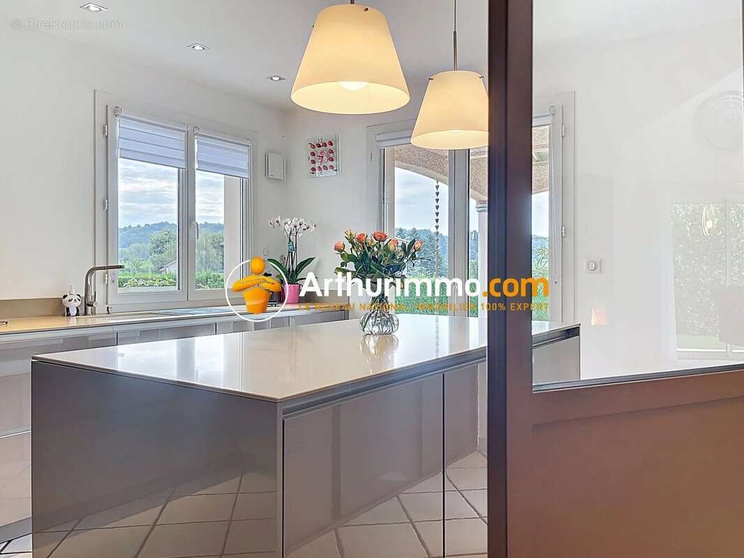 Maison à BOURGOIN-JALLIEU