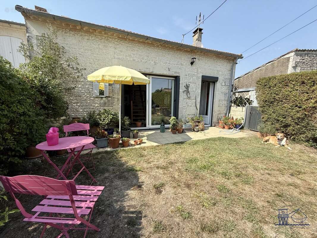 Maison 90 m² à Chenac-Saint-Seurin-D'uzet  - photo 8