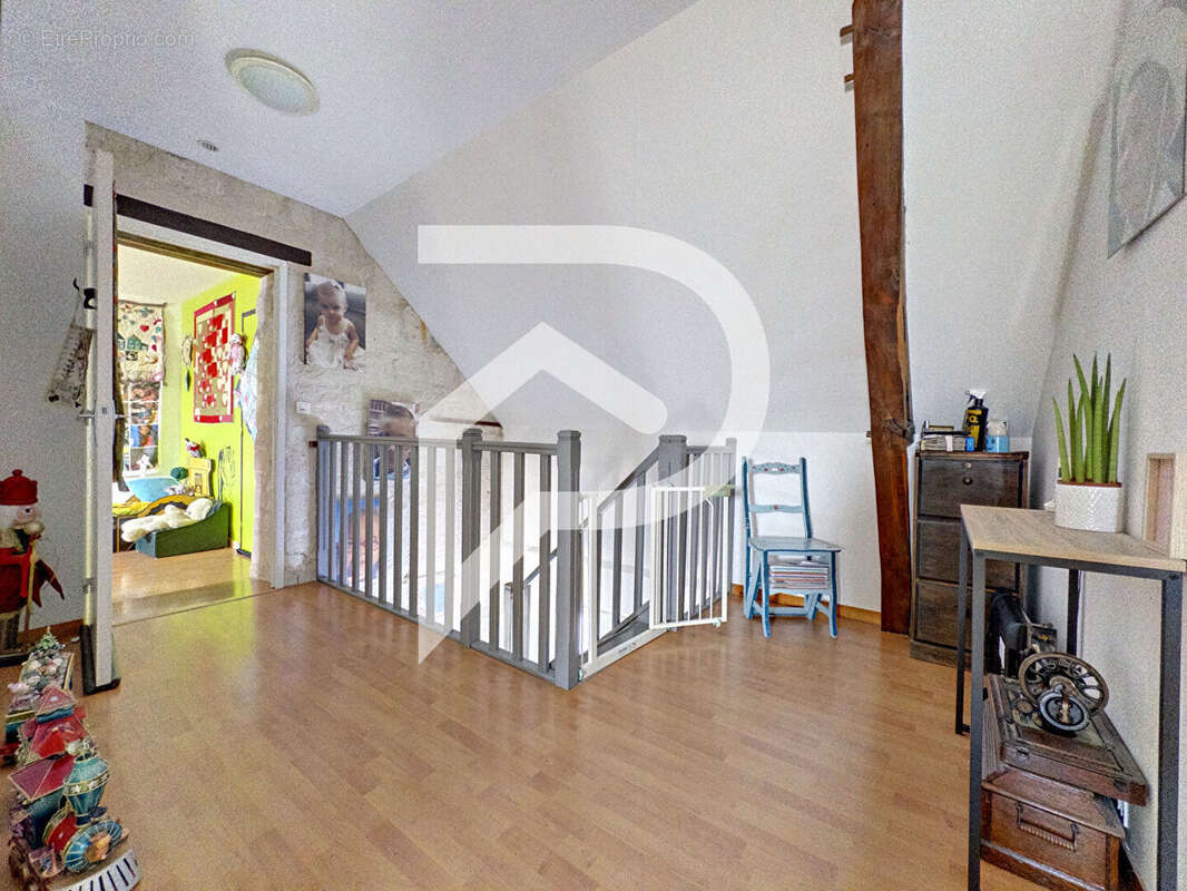 Maison à MONTIGNY-LENGRAIN