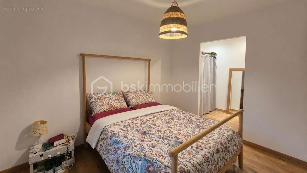 A vendre maison de maitre renovee deux faces de 183m² a baixas - centre ville - proche des commerces - terrasse - quatre chambre - photo 10