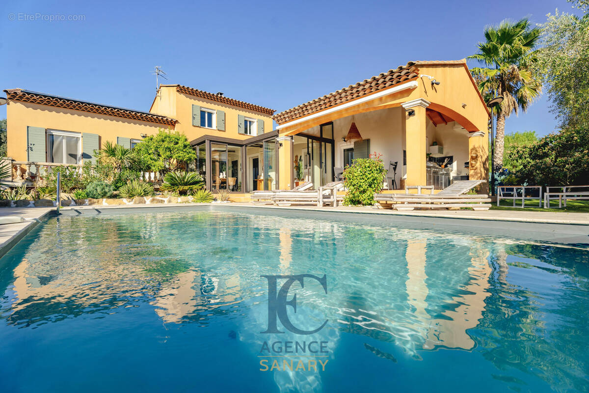 Maison à LE CASTELLET