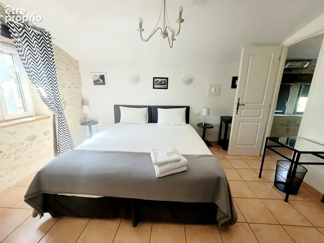 Propriété de charme en pierre avec gîte indépendant, piscine et vue exceptionnelle sur les 3 Becs - photo 10