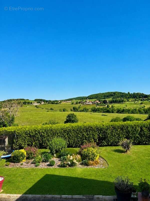 Maison de charme à Moras – 119 m² sur 1 670 m² de terrain constructibl - photo 2