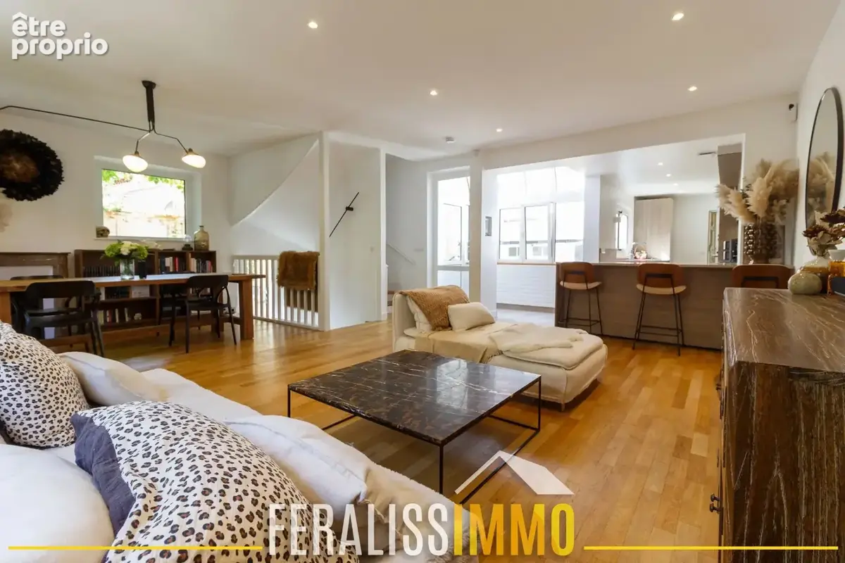 Maison de charme rénovée avec goût, 3 chambres + bureau + an - photo 2