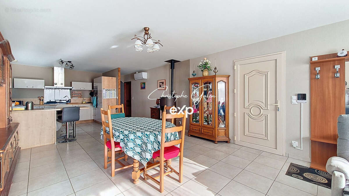 Maison à PEYRAT-DE-BELLAC