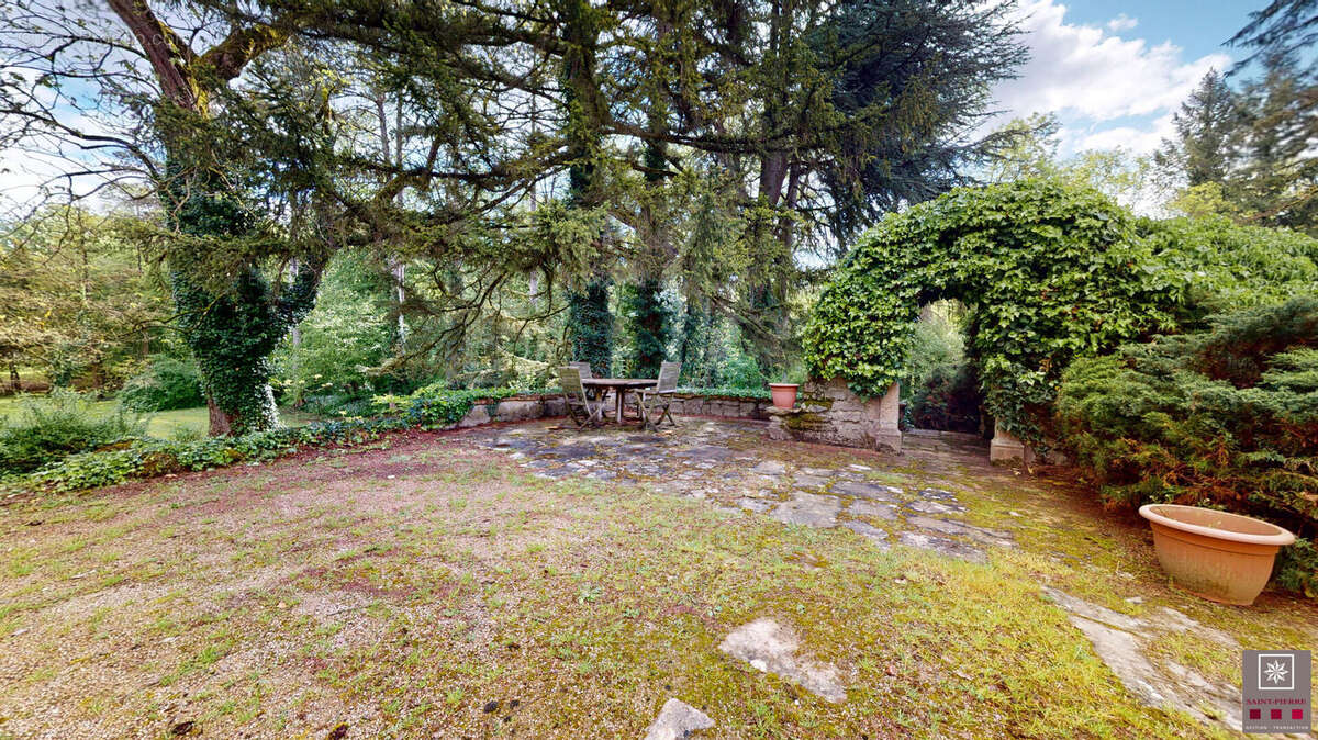 Maison à SERRIERES-DE-BRIORD