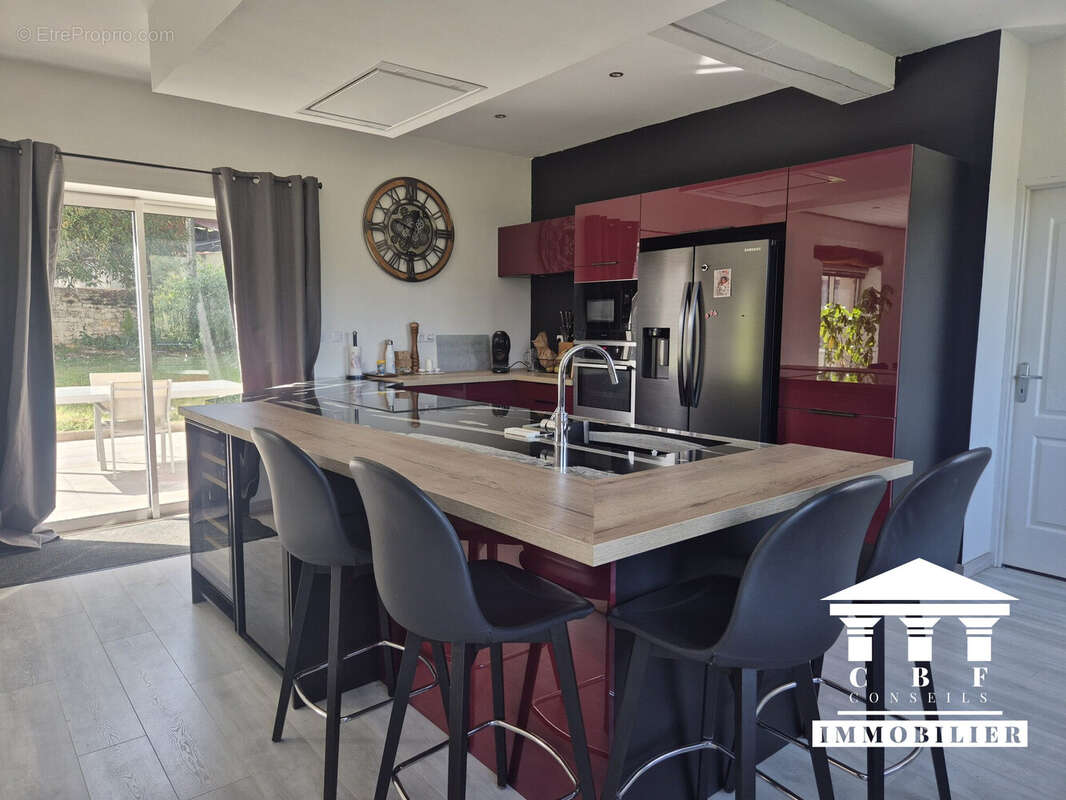 Maison 247 m² à Dennevy  - photo 3