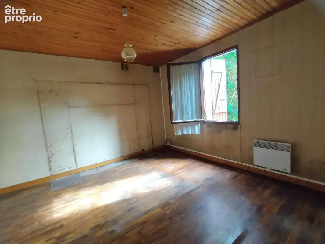 Taponnat, La Rochefoucauld, maison 83 m² avec dépendances et terrain clos 1725 m² - photo 9