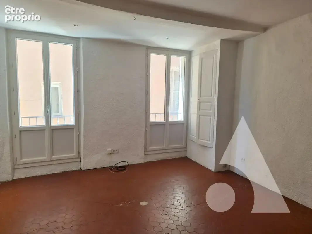 Appartement 2 pièces - salernes centre-ville 65 000 - photo 2