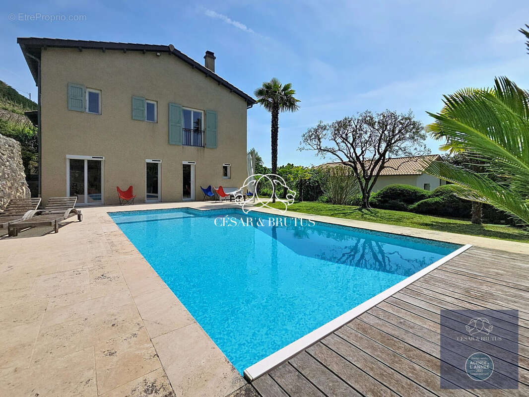 Piscine chauffée - Maison à CONDRIEU
