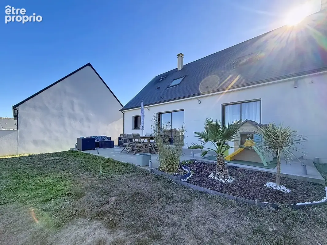 INDRE ET LOIRE, MONNAIE 10 KMS DE Tours, maison de 120 m2 avec jardin, 3 chambres et bureau - photo 2