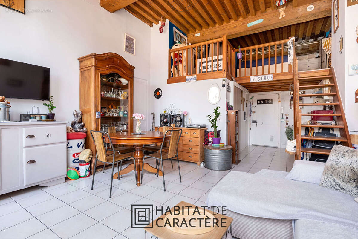 T3bis - Croix-Rousse - 66m² - photo 5