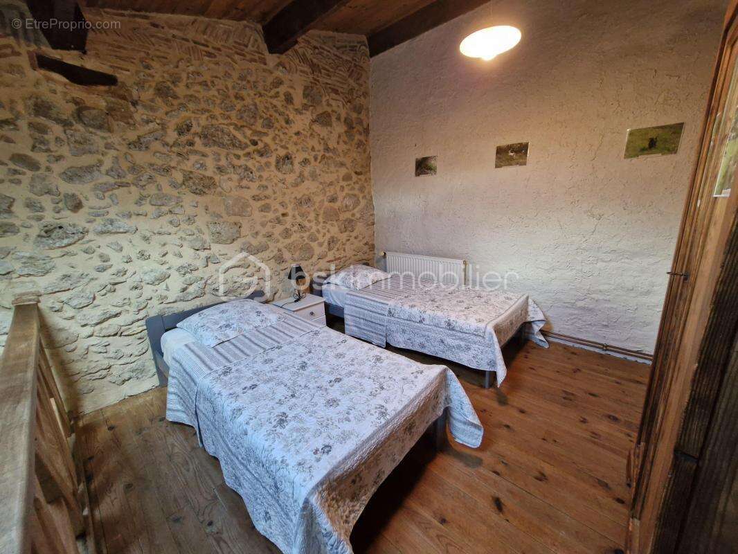 Maison à PORT-SAINTE-FOY-ET-PONCHAPT