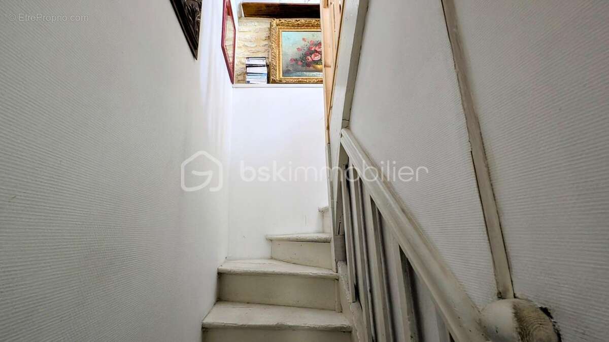 Maison en pierre de ville avec cour ! - photo 19