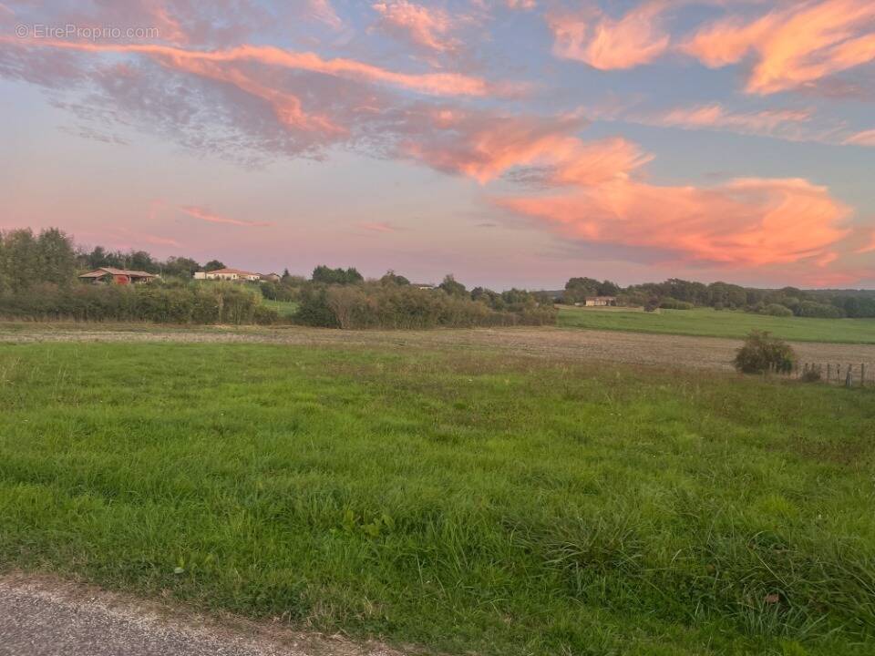 Terrain à PUYMICLAN