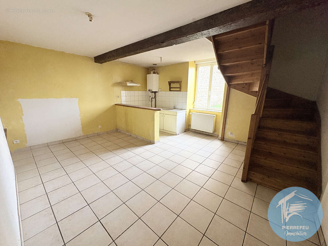 Appartement à SAINT-SYMPHORIEN-DE-LAY