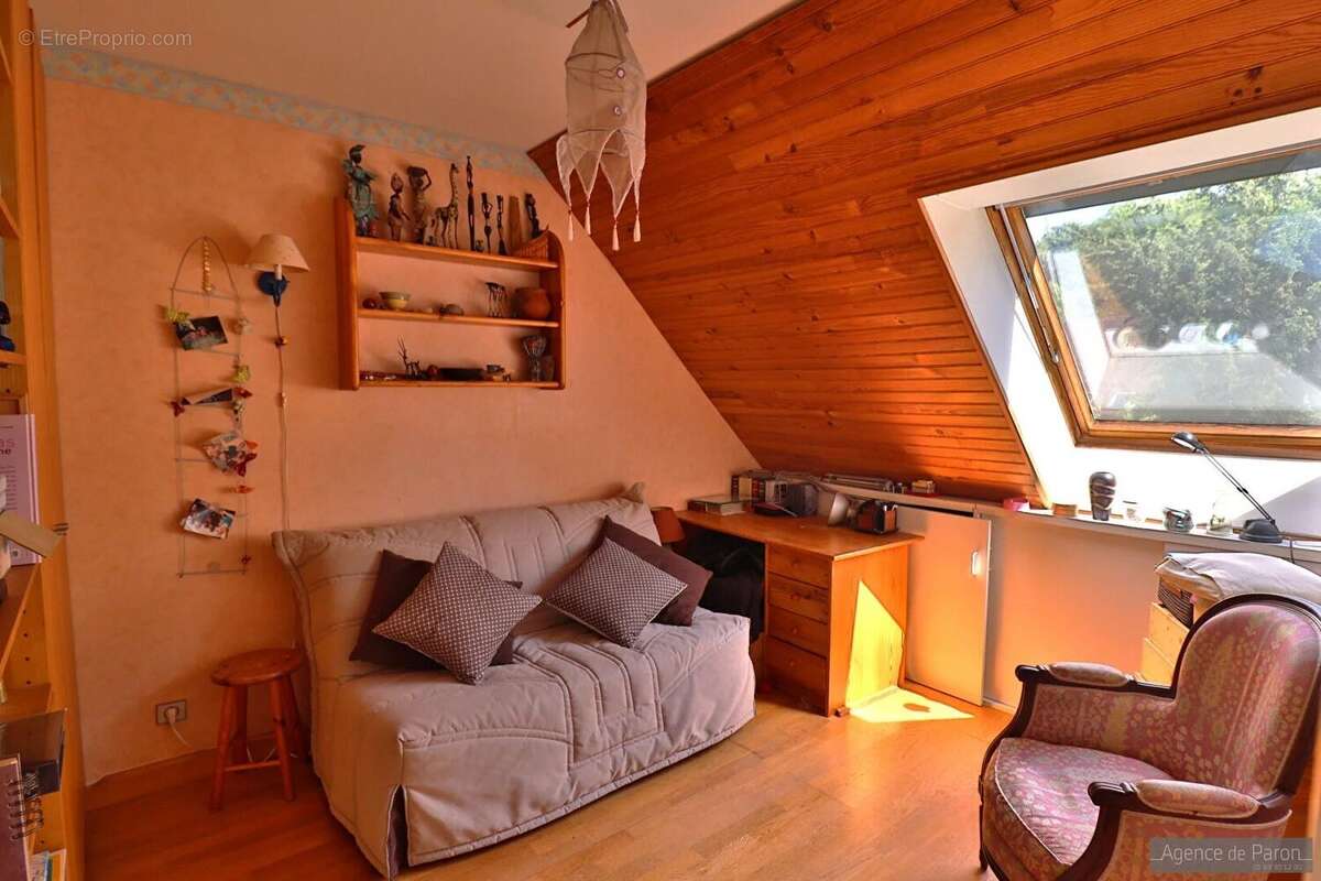 Maison à VERRIERES-LE-BUISSON