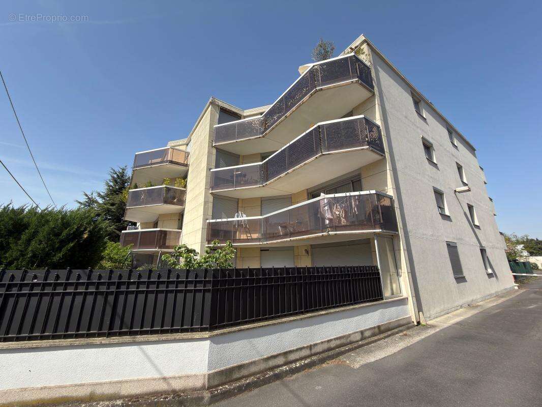Appartement à SAINT-MAUR-DES-FOSSES