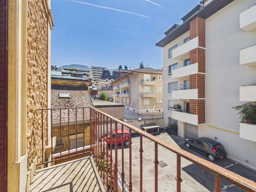T2 de 56,70m2 Centre ville d'Aix les bains - photo 8