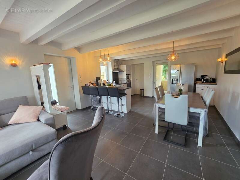 Maison à NEGREPELISSE