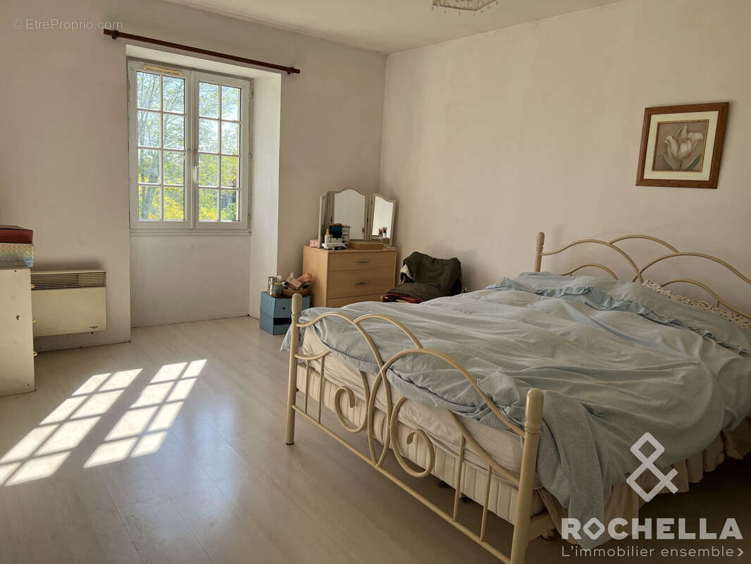 Maison 213 m² à Vergne  - photo 8