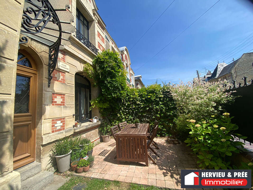 Maison à LUC-SUR-MER