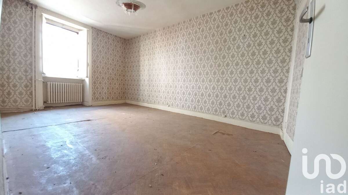 Photo 3 - Maison à SAINT-JULIEN-MOLIN-MOLETTE